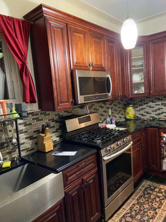 A Lavish Room In Queens Ню Йорк Екстериор снимка