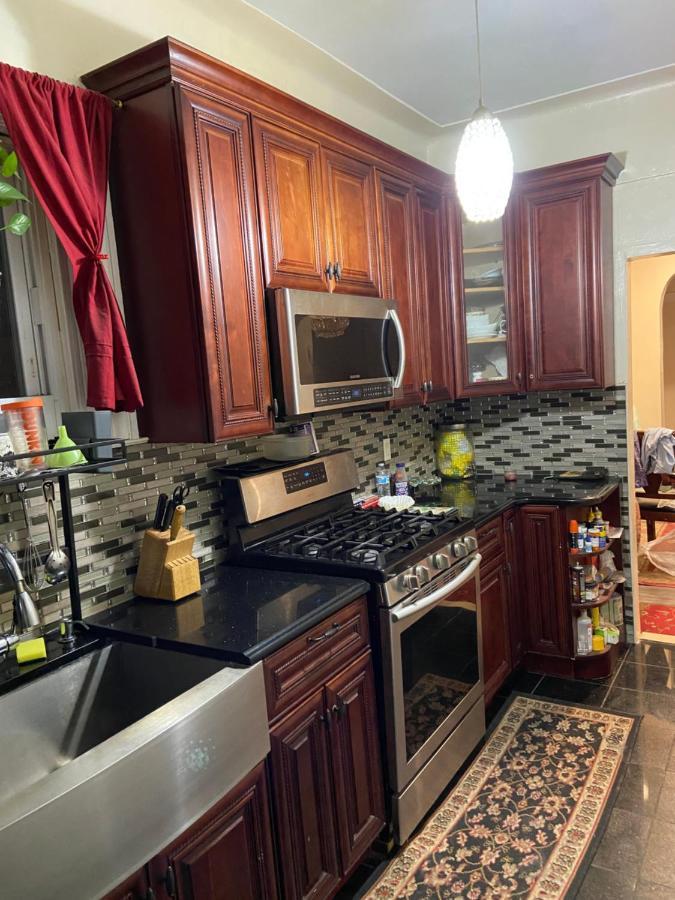 A Lavish Room In Queens Ню Йорк Екстериор снимка