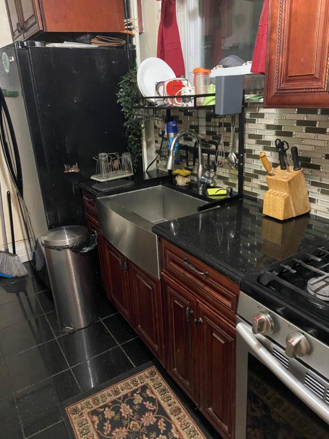 A Lavish Room In Queens Ню Йорк Екстериор снимка