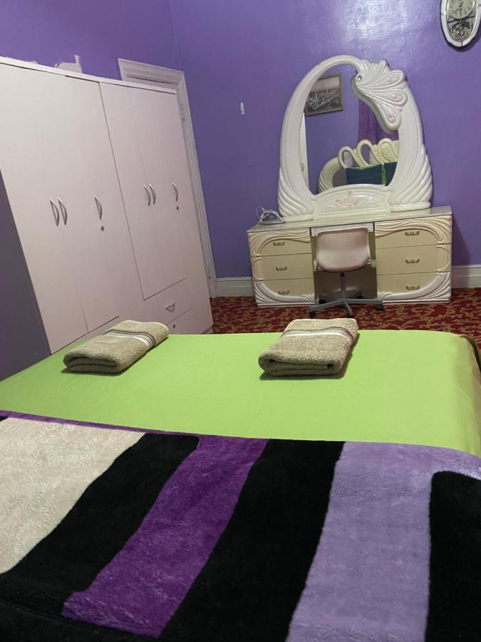 A Lavish Room In Queens Ню Йорк Екстериор снимка